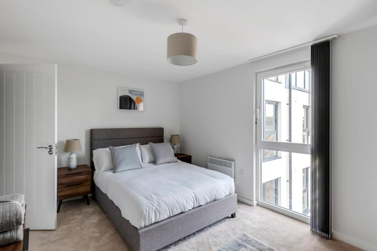 Spacious 1 Bedroom Apartment In A Converted Mill Leeds  Exterior photo